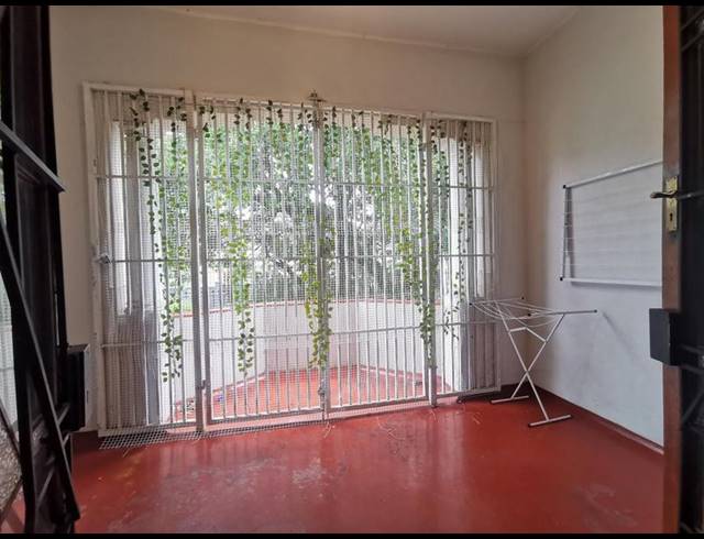 2 BEDROOM APARTMENT FOR SALE IN RONDEBOSCH